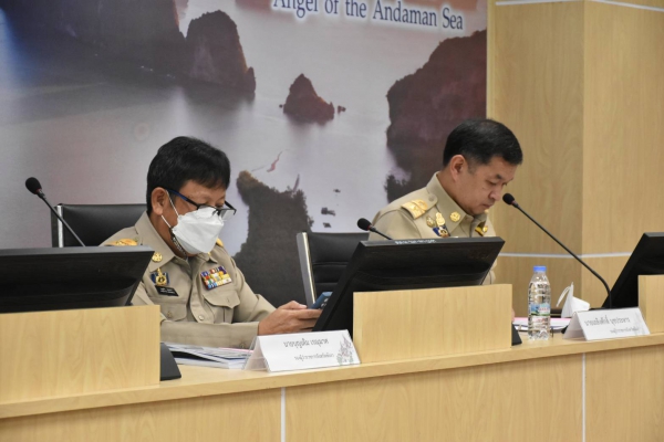 จังหวัดพังงา ร่วมประชุมรับทราบสถานการณ์อุทกภัยและการให้ความช่วยเหลือ ณ ห้องประชุมภูผา ศาลากลางจังหวัดพังงา