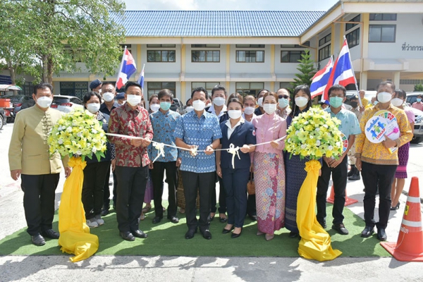 จังหวัดพังงา KICK OFF ส่งทีม &ldquo;หมอแก้จน&rdquo; ลงพื้นที่พร้อมกันทั้ง 8 อำเภอ ขจัดความยากจนของครัวเรือนด้วยหลักปรัชญาของเศรษฐกิจพอเพียง