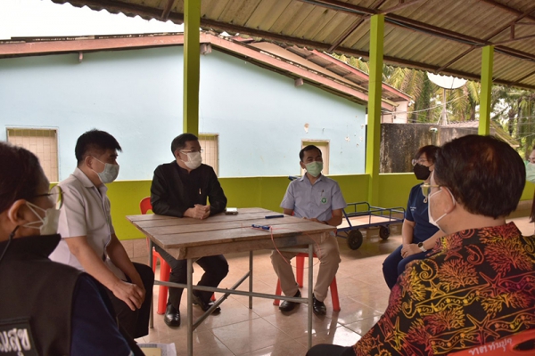 รองผู้ว่าราชการจังหวัดพังงา เข้าตรวจเยี่ยมโรงพยาบาลสนามบ้านทุ่งต่อเรือ อ.ทับปุด