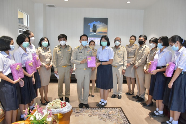 ผู้ว่าราชการจังหวัดพังงา ให้โอวาทแก่นักเรียนทุน ม.ท.ศ. รุ่นที่ 11, 12, 13 ของจังหวัดพังงา