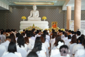 ผู้ว่าฯ พังงา เป็นประธานพิธีเจริญพระพุทธมนต์และทำบุญตักบาตรถวายพระกุศล เนื่องในโอกาสฉลองพระชนมายุ 99 พรรษา สมเด็จพระอริยวงศาคตญาณ สมเด็จพระสังฆราช สกลมหาสังฆปริณายก