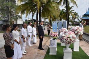 วัฒนธรรมจังหวัดพังงา เปิดพิพิธภัณฑ์สึนามิบ้านน้ำเค็ม ให้วางดอกไม้รำลึกถึงผู้สูญเสีย พร้อมเยี่ยมชมนิทรรศการฟรี เพื่อรำลึกเหตุการณ์ครบรอบ 19 ปีสึนามิ