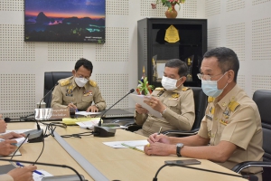 ผู้ว่าราชการจังหวัดพังงา มอบหมายหน่วยงานรัฐออกสำรวจการกักตุนโภคภัณฑ์ทุกพื้นที่ ป้องกันการฉกฉวยขึ้นราคา