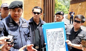 ดีเอสไอ' ลุยรวบรวมหลักฐานเพิกถอนบ้านหรูรุกป่าบนยอดเขาพังงา พบเชื่อมโยงนักธุรกิจใหญ่ระดับประเทศ