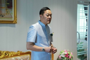 วันที่ 14 พ.ย.66 นายสุพจน์ รอดเรือง ณ หนองคาย ผู้ว่าราชการจังหวัดพังงา ในฐานะผู้อำนวยการศูนย์อำนวยการจิตอาสาพระราชทานจังหวัดพังงา กล่าวพบปะพร้อมให้โอวาทและแสดงความยินดีกับผู้สำเร็จหลักสูตรจิตอาสา 904 หลักสูตรพื้นฐาน (ภาค 4)  รุ่นที่ 3/66 ในโอกาสเข้าร