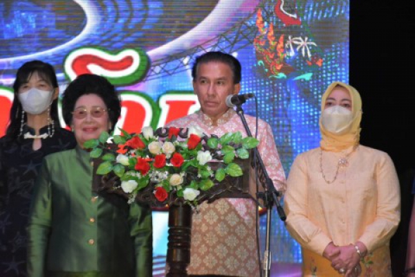 จังหวัดพังงา เปิดงานรวมใจภักดิ์ รักพ่อ รักแผ่นดิน งานแตงโมและของดีอำเภอคุระบุรี ประจำปี 65 ณ สนามหน้าที่ว่าการอำเภอคุระบุรี
