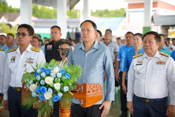 รองผู้ว่าฯพังงา นำส่วนราชการและประชาชน ปล่อยพันธุ์กุ้งแชบ๊วย 4 แสนตัว เฉลิมพระเกียรติเนื่องในวันเฉลิมพระชนมพรรษา สมเด็จพระนางเจ้าสิริกิติ์ พระบรมราชินีนาถ พระบรมราชชนนีพันปีหลวง 12 สิงหาคม 2568
