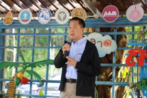ผู้ว่าราชการจังหวัดพังงา นำคณะ วปอ.รุ่นที่ 63 เยี่ยมชมและอุดหนุนสินค้า &ldquo;หลาดลองแล&rdquo;