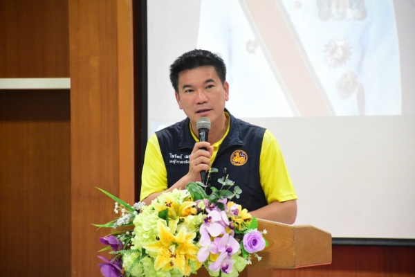 เหล่ากาชาดจังหวัดพังงา ลงพื้นที่มอบแว่นสายตาให้แก่นักเรียนโรงเรียนคุระบุรีชัยพัฒนาพิทยาคม อำเภอคุระบุรี