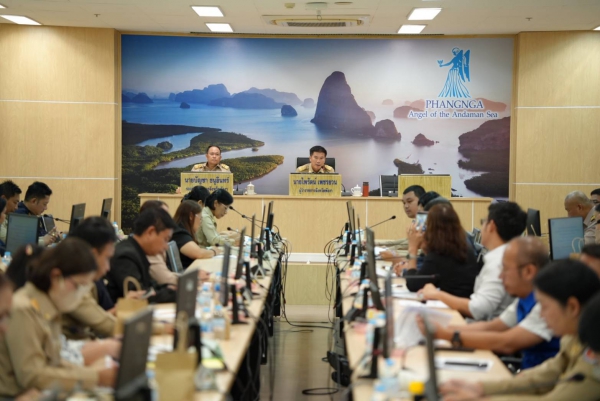 ผู้ว่าฯ ย้ำ ตำรวจ&ndash;ปกครอง&ndash;ฝ่ายมั่นคง ผนึกกำลังดูแลประชาชน &ldquo;พังงาต้องปลอดภัย ไร้นอมินี ยาเสพติด และอันธพาล