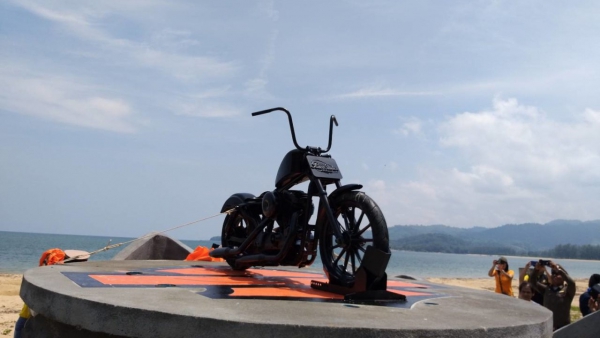 จังหวัดพังงา เปิดตัวประติมากรรมดอกบัวอันดามัน ฮาร์ลีย์ เดวิดสัน HARLEY SUBMARINE เตรียมวางสู่พิพิธภัณฑ์ใต้ทะเลเขาหลัก